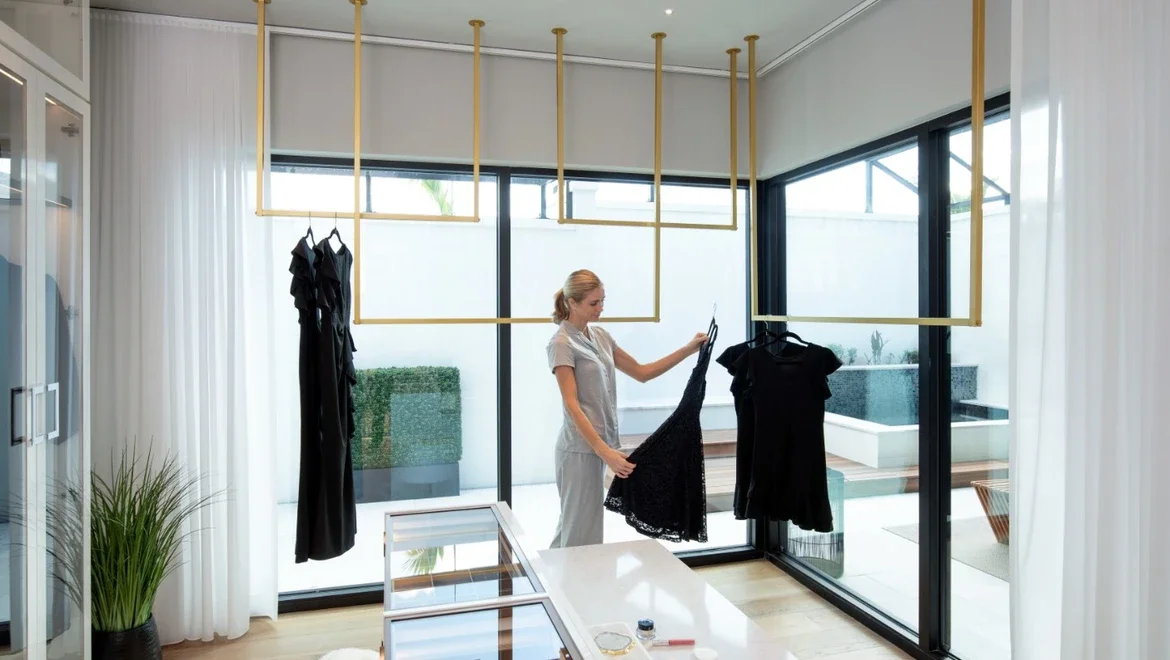 PGT WGV John Cannon lifestyle dressingroom PW5520