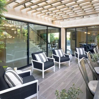 AX450 Moving Glass Wall