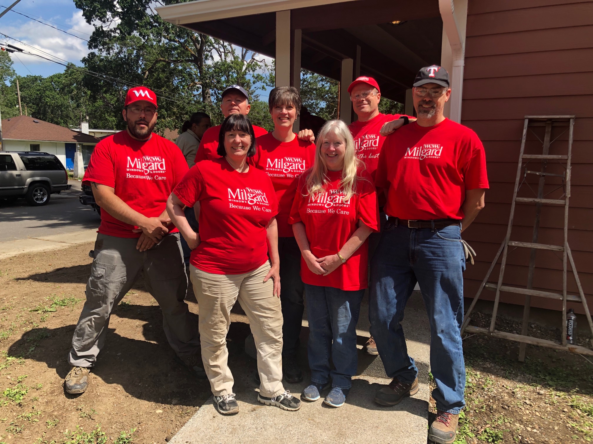 Milgard Employees Volunteer for Habitat Tacoma