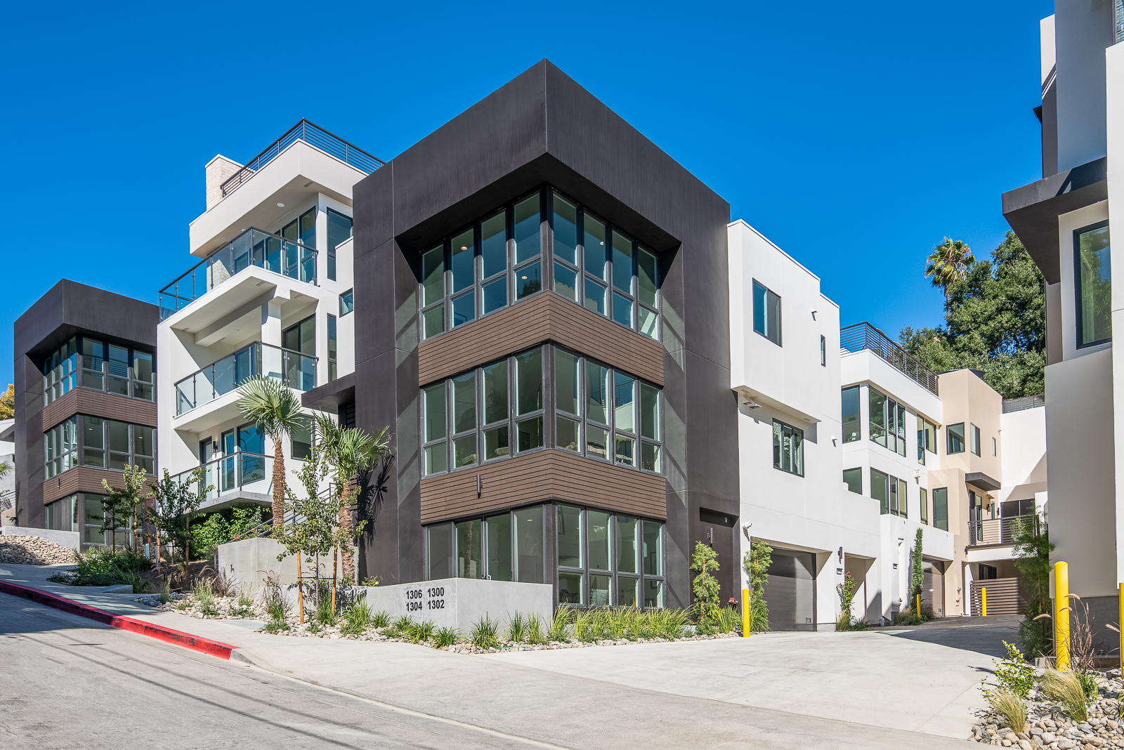 SJ Eaight complex in Silver Lake LA