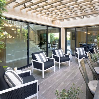 AX450 Moving Glass Wall