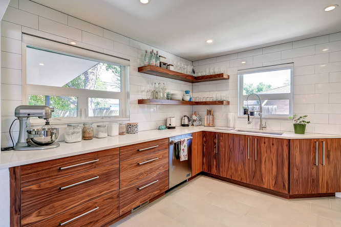 After Milgard Tuscany Series vinyl windows were installed in the kitchen remodel