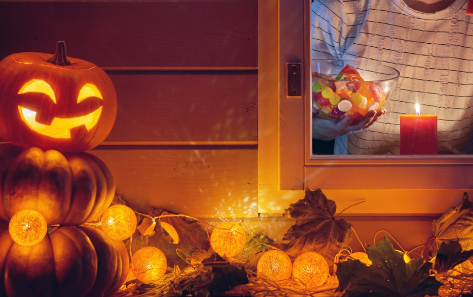 5 Ways to Decorate Your Windows for Halloween | Milgard