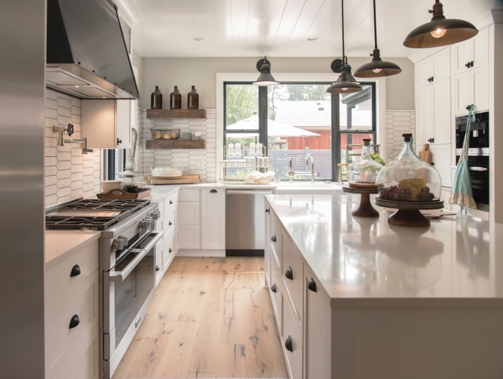 Creating a Modern Farmhouse Kitchen 